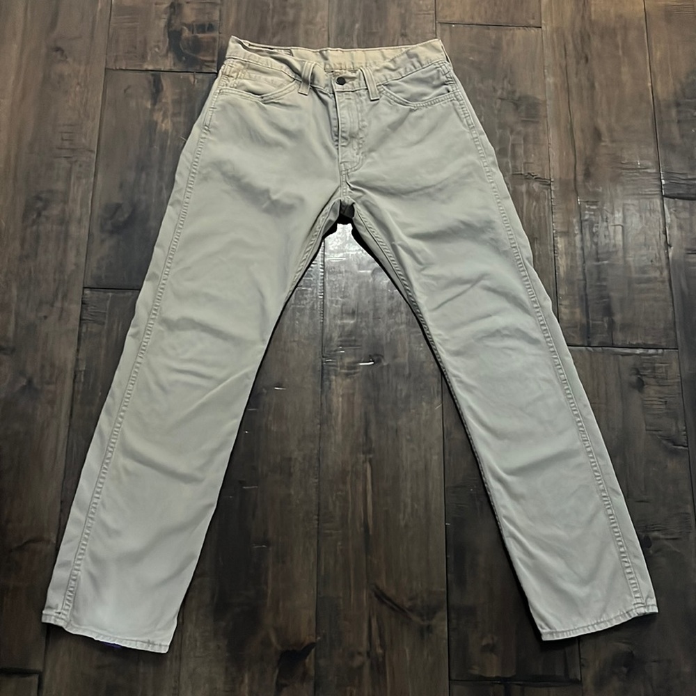 Tan Levi Strauss & Co